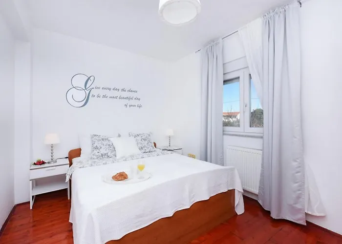 בית נופש Mateo זאדאר