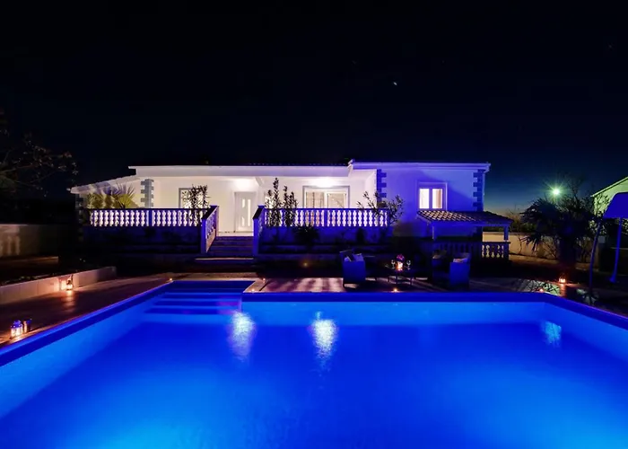 Mateo בית נופש *